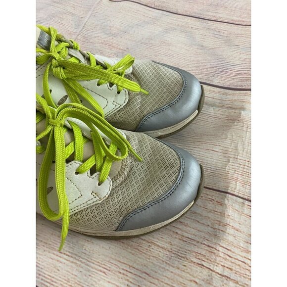 Vionic Venture Women's Neon Green Walking Active Sneaker - 8 - Picture 5 of 11